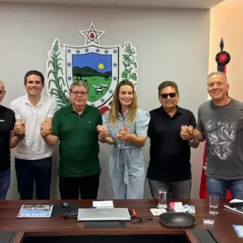 João Azevêdo reúne base aliada e busca manter controle sobre debate eleitoral de 2026