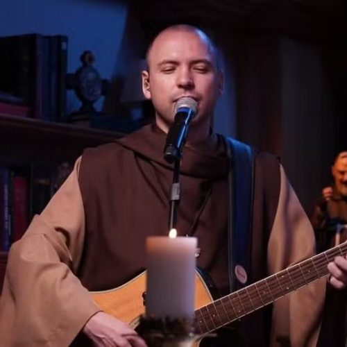Frei Gilson fará show no dia 27 de dezembro na Praia de Tambaú, em João Pessoa