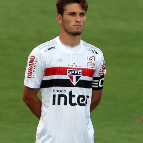 Volante ex-São Paulo chega ao Botafogo-PB para reforçar o meio campo