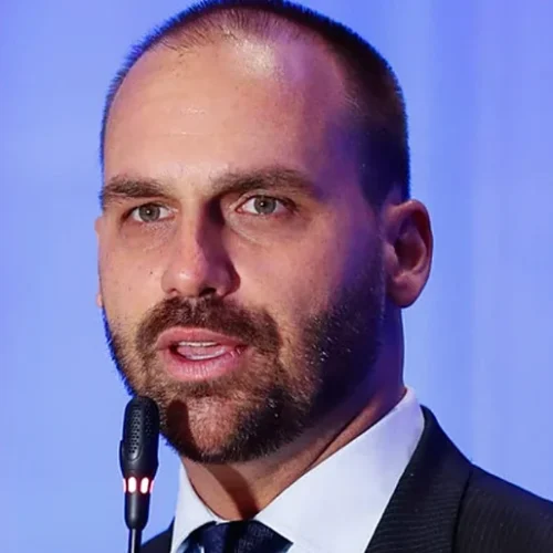 Eduardo Bolsonaro diz que EUA devem impor novas tarifas ao Brasil e que mulher de Moraes pode sofrer sanção