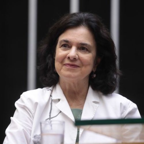 Ao deixar o ministério, Nísia diz que sofreu campanha misógina e inaceitável enquanto esteve no cargo