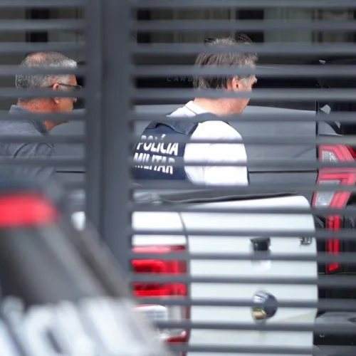 PMDF vai derrubar drones que sobrevoarem casa de Bolsonaro