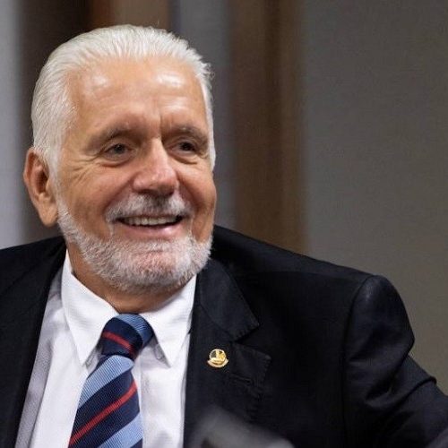 Líder do governo, Jaques Wagner é alvo de operação da Polícia Federal