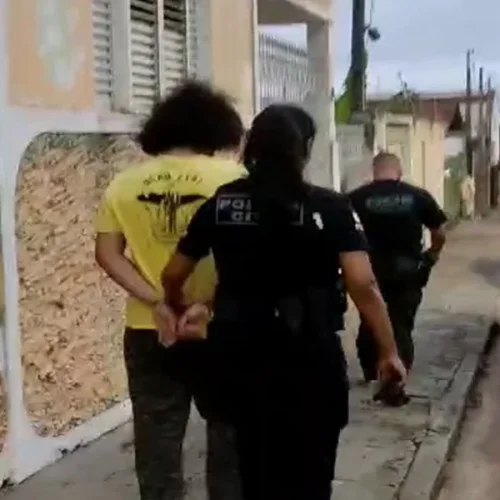 Jovem ameaça vazar nudes de adolescente que conheceu pela Roblox; veja vídeo