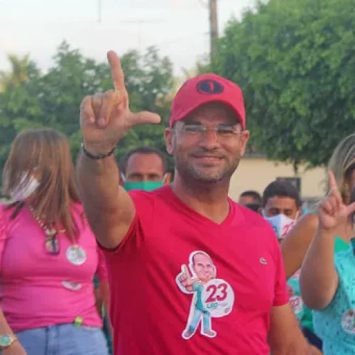 Prefeito de Sobrado é preso em flagrante por porte ilegal de arma
