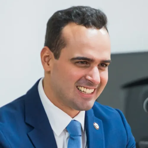 Lucas Ribeiro convoca mais de 800 professores aprovados em concurso público
