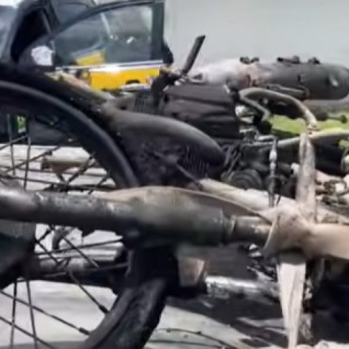 Mototaxista ateia fogo na própria moto depois de abordagem da PRF, em Cabedelo