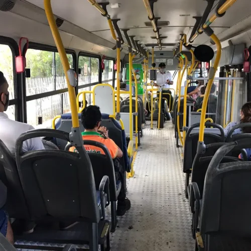Pessoas com autismo passam a ter assento preferencial no transporte público da Paraíba
