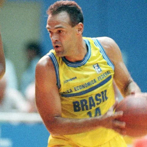 Morre Oscar Schmidt, lenda do basquete brasileiro