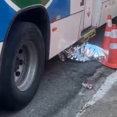Homem morre atropelado por ônibus em frente ao Mercado Público de Mangabeira