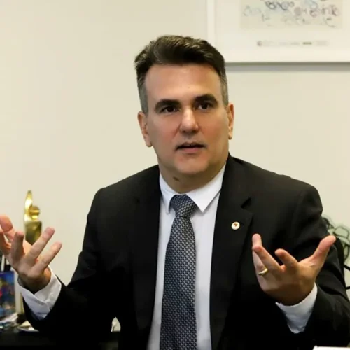 Marcelo Queiroga anuncia Sérgio Queiroz como candidato do grupo bolsonarista ao Senado em 2026