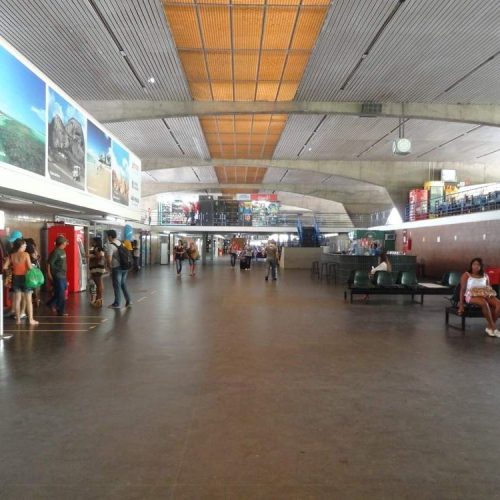 Governador Lucas Ribeiro decreta gratuidade no transporte intermunicipal para eleitores