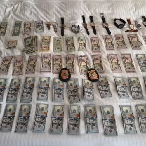 PF apreende 49 mil dólares em espécie em endereço ligado a Jaques Wagner em Brasília